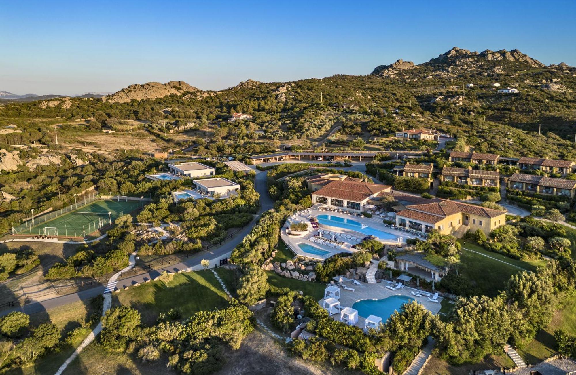 Hotel Li Finistreddi Cannigione Esterno foto